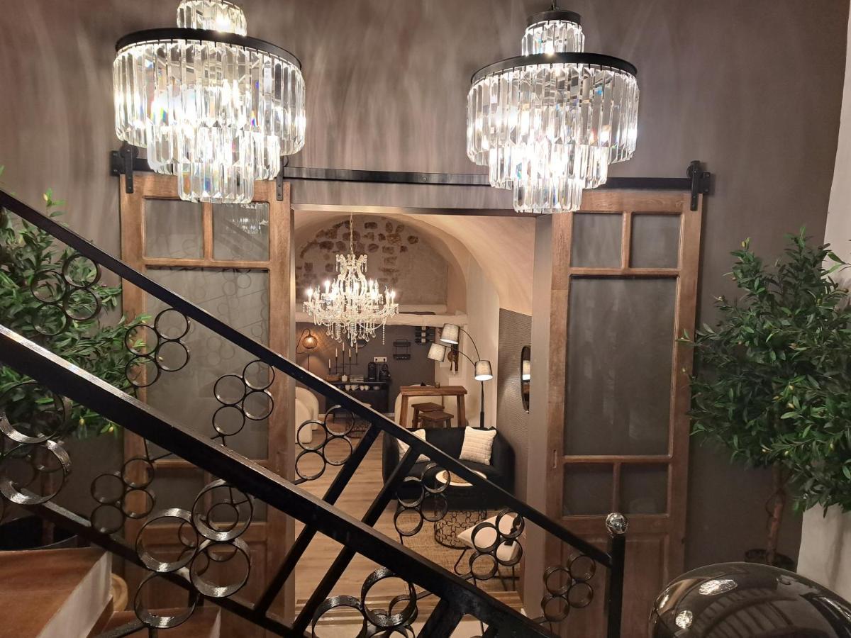 Hotel Le Patio De Sophie Систерон Экстерьер фото