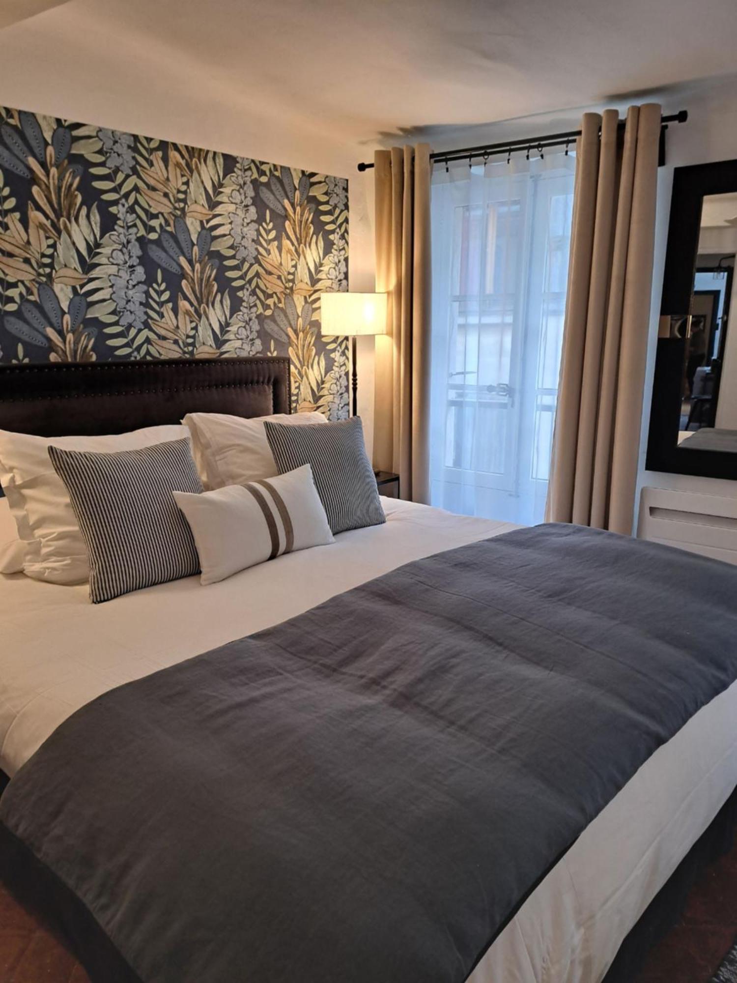 Hotel Le Patio De Sophie Систерон Экстерьер фото