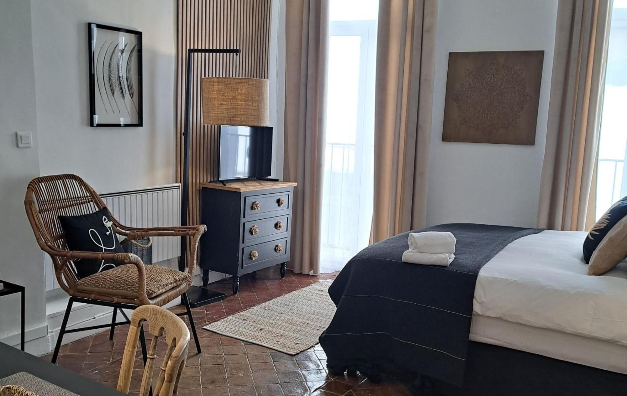 Hotel Le Patio De Sophie Систерон Номер фото
